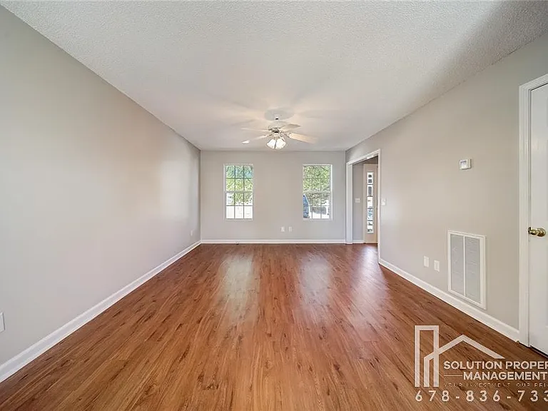 23 Westside Chase SW — Photo 3