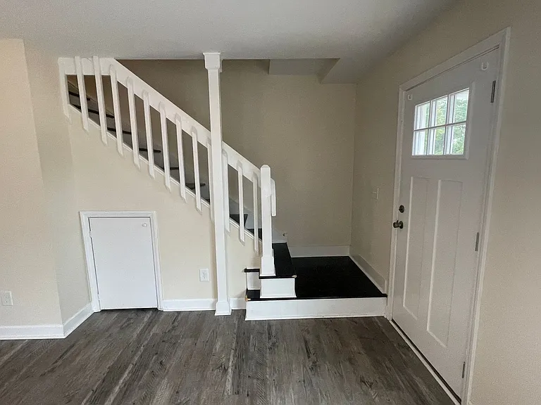 4918 Franklin Ave — Photo 8