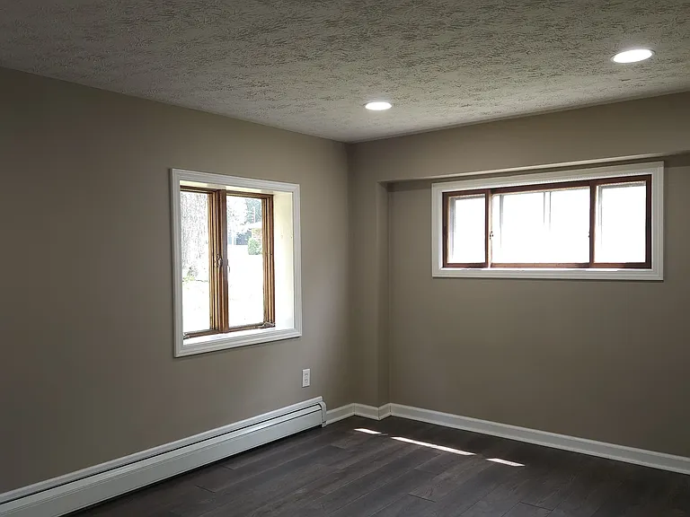 3251 Darrow Rd — Photo 9