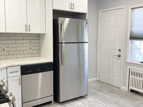 5th image of 616D Grand Ave #D