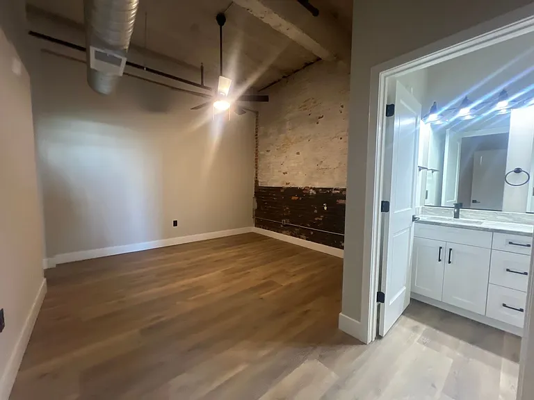 119 E Princess Anne Rd — Photo 178