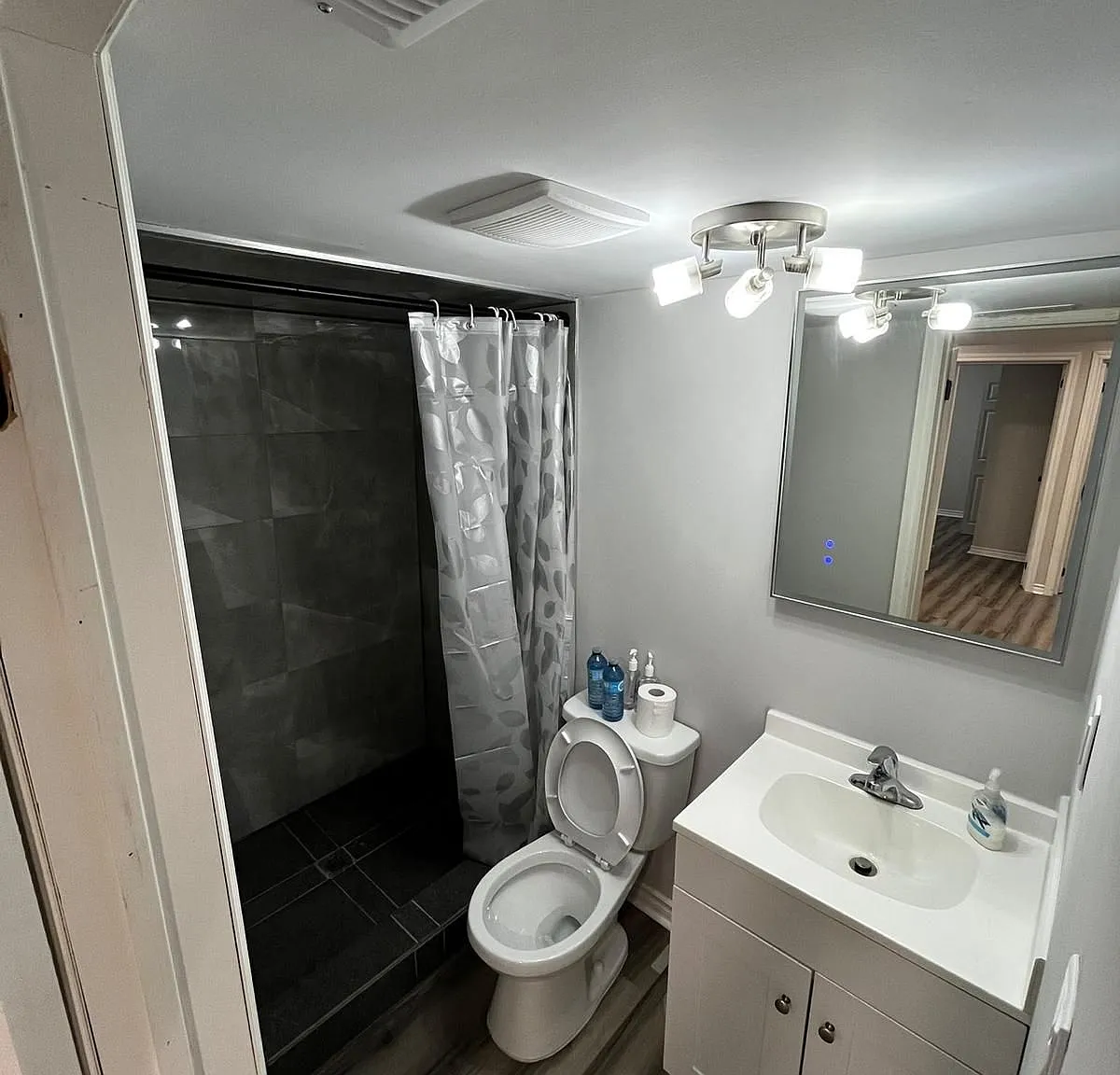 2 bed, $1,800 — Photo 4