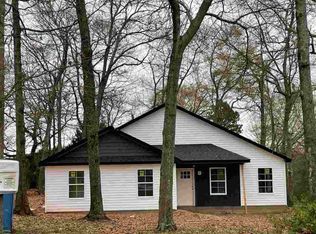 146 Lockland Dr, Chesnee, SC 29323