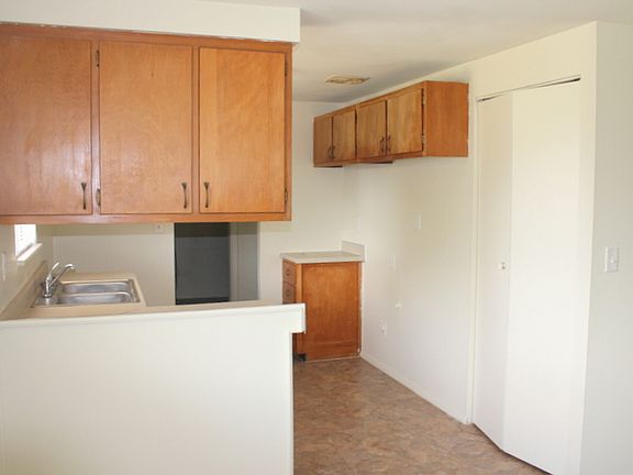 2nd image of 7947 Blackshear Dr