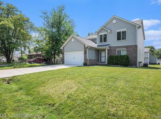 2920 Hartline Dr, Rochester Hills, MI 48309