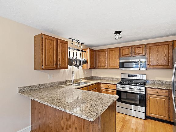 5th image of 849 Boston Post Rd E APT 6B