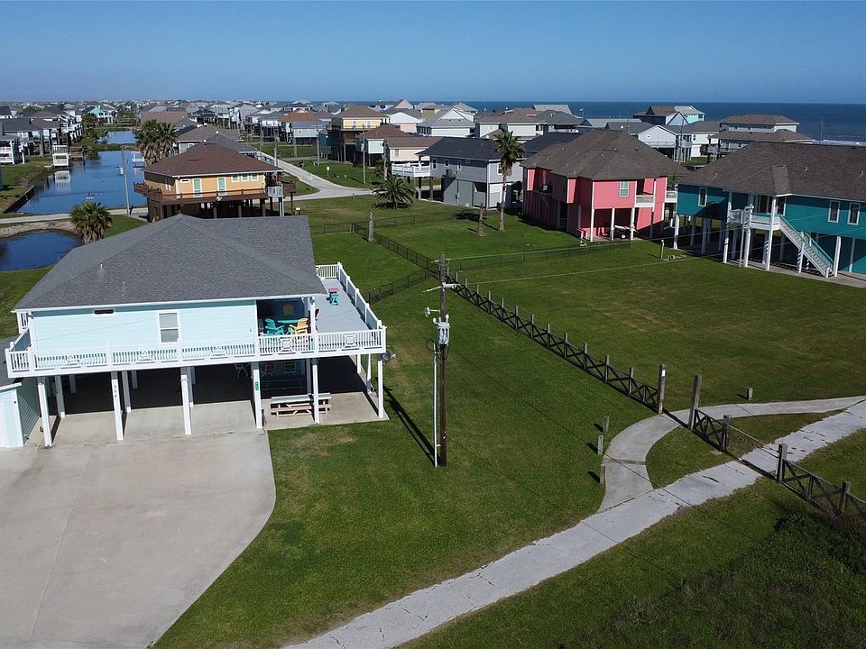 1st image of 926 Surfside Dr
