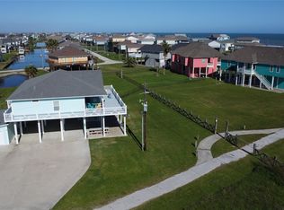 926 Surfside Dr, Crystal Beach, TX 77650