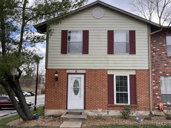 31 Park Charles Blvd S APT A, Saint Peters, MO 63376