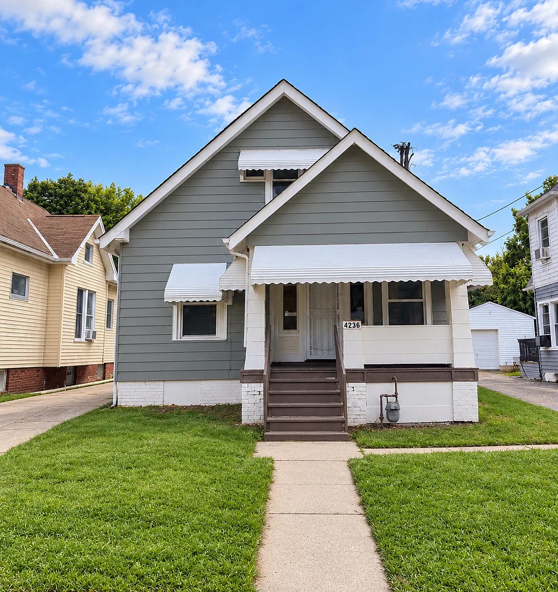 3 bed, 1222 sqft, $1,600 — Photo 1