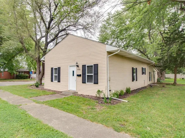 1426 N Walnut St, Litchfield, IL 62056
