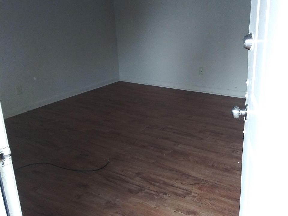 2nd image of 5290 Indiana Ave APT M