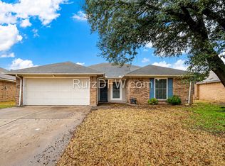 1865 Kings Canyon Cir, Fort Worth, TX 76134