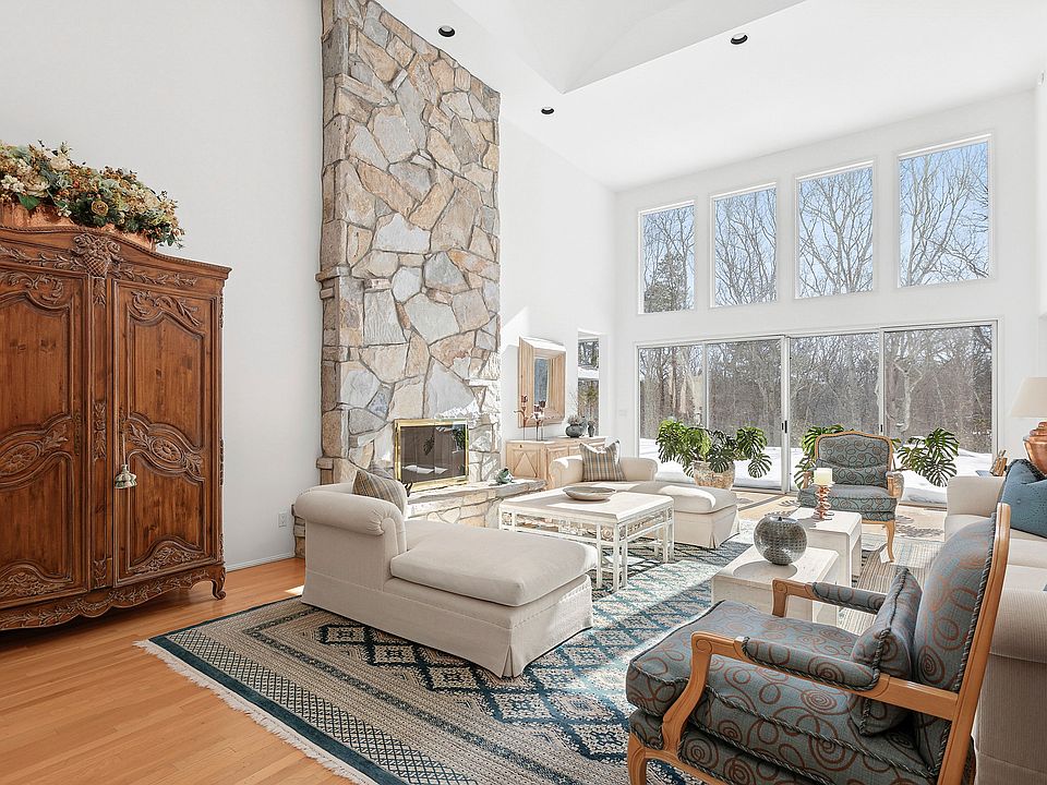 1st image of 7 Chatfields Ridge Rd