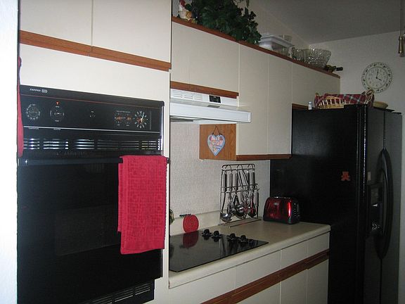 Kit  w updated appliances