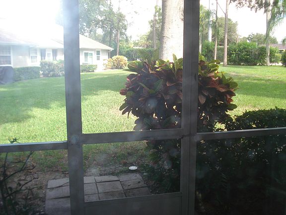 4th image of 102-1445 Oak Hill Dr #102