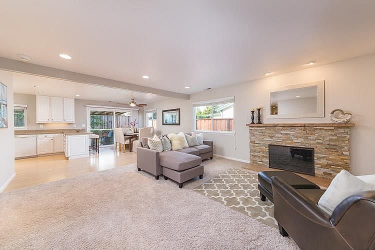 1st image of 309 Vineyard Dr