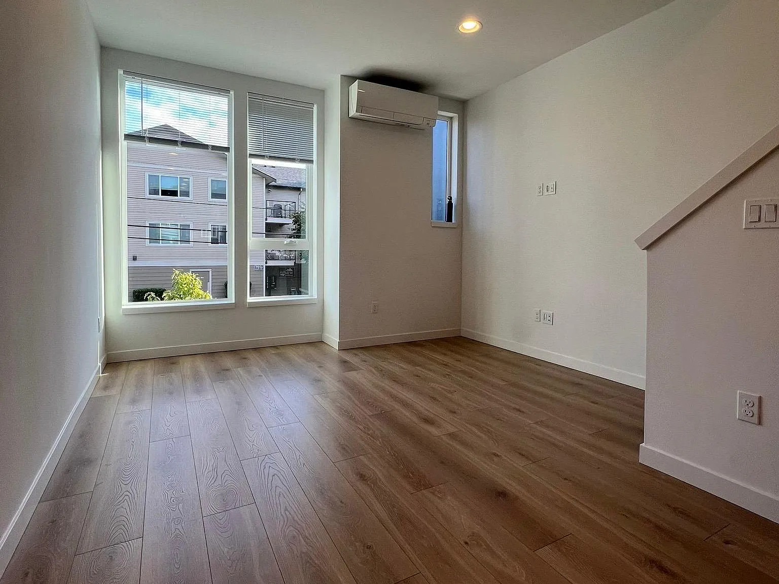 2 bed, 1200 sqft, $3,200 — Photo 3