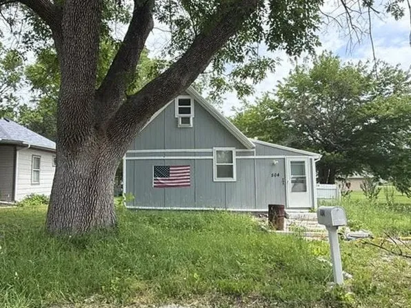 504 Ivy St, Garden City, MO 64747