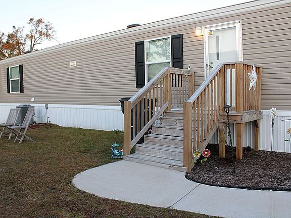 3rd image of 127 Shetland Woods Dr