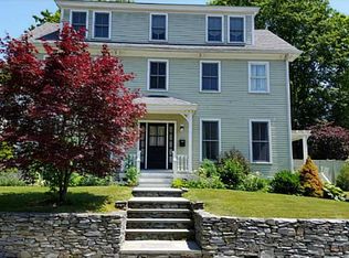 31 Mount Vernon St, Newport, RI 02840