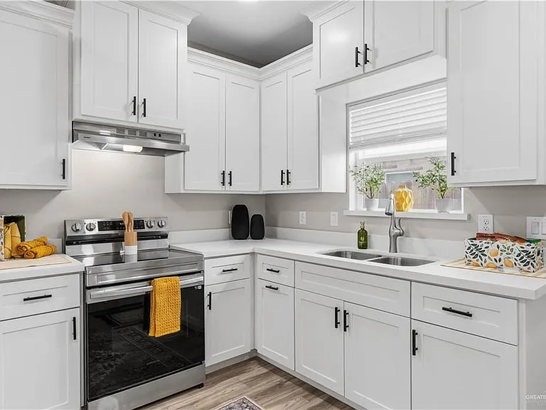 2809 E Israel Ave #1 — Photo 3