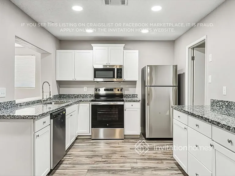 11219 N 41st Ave — Photo 9