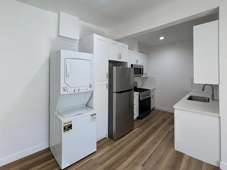 3630 Midvale Ave #16 — Photo 3