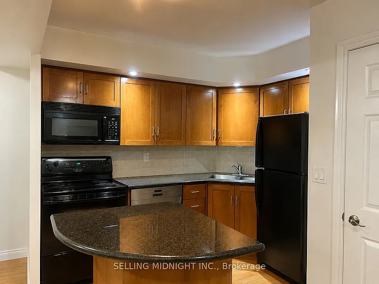 250 Wellington St W #245 — Photo 5