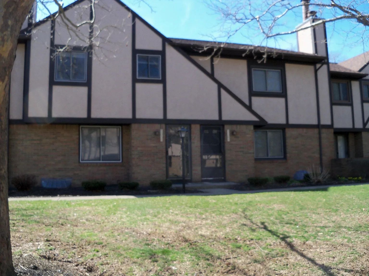 5359 Reed Rd photo 1