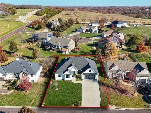 3rd image of 1210 Signal Lake Ct