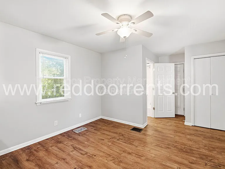 4704 N College Ave — Photo 13