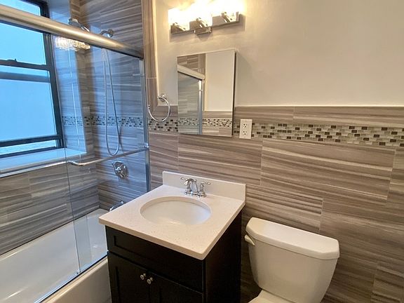 5th image of 35 W 64th St #6A