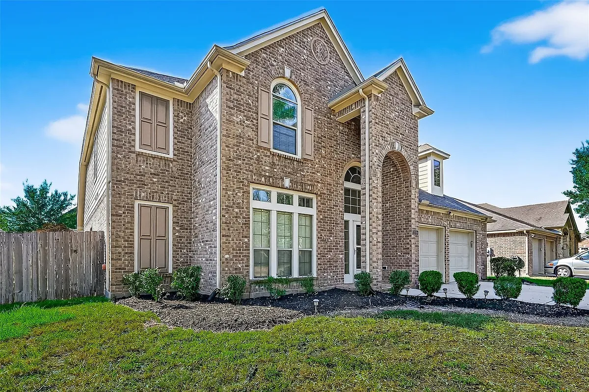 Building Photo - 2606 Waterbrook Ln