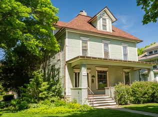 800 N Spring St, Elgin, IL 60120