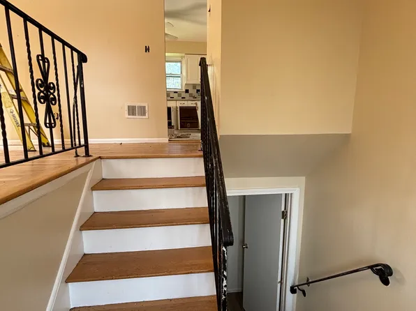 (undisclosed Address), Hempstead, NY 11550