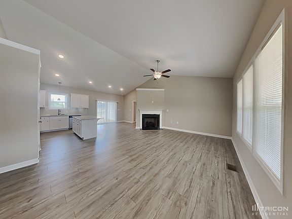 3rd image of 57 Upton Dr