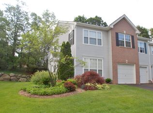 16 Pond Hollow Dr, Oak Ridge, NJ 07438