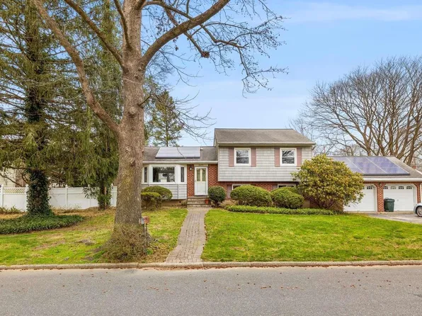 19 Stuyvesant Street, Huntington, NY 11743