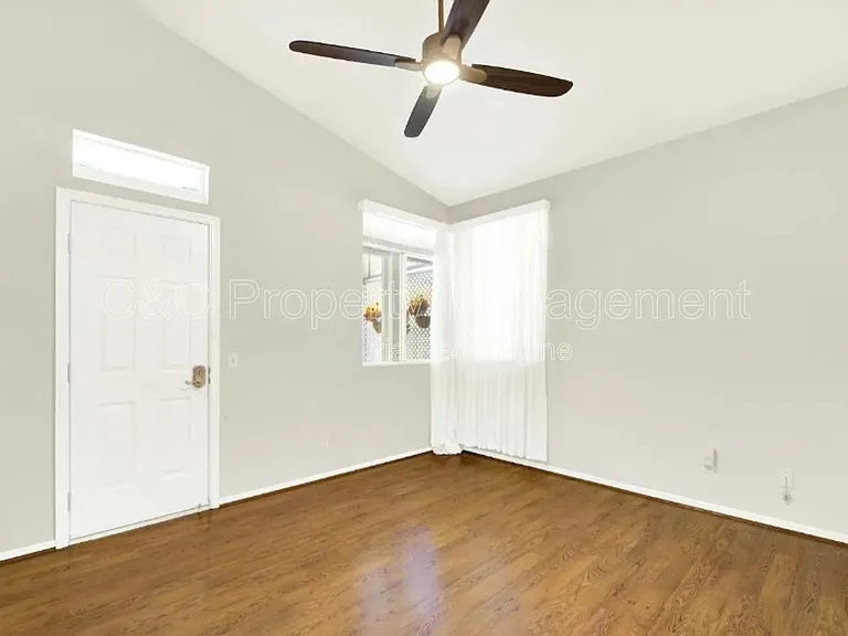 242 Bartlett Ln — Photo 10