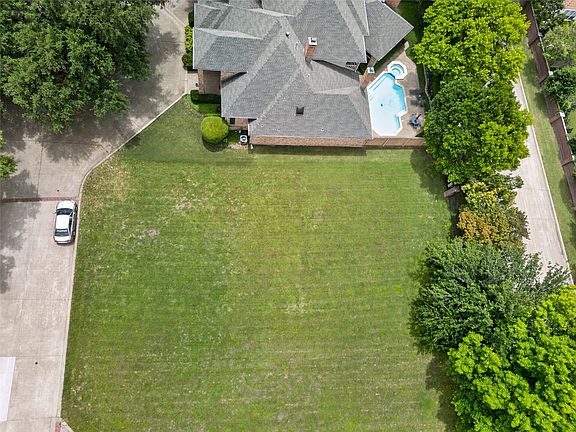 3rd image of 2628 Torrey Pines Dr