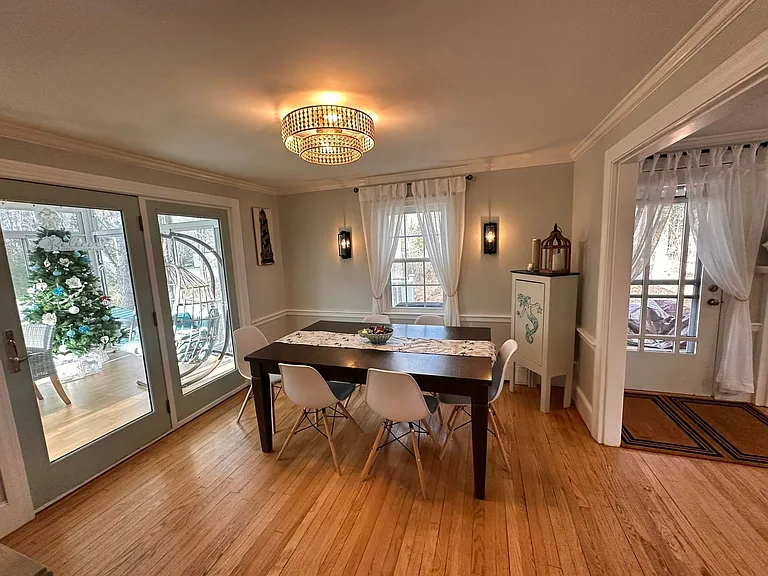 432 Shore Rd — Photo 13