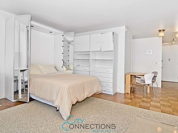 4th image of 333 E 30th St APT 5F