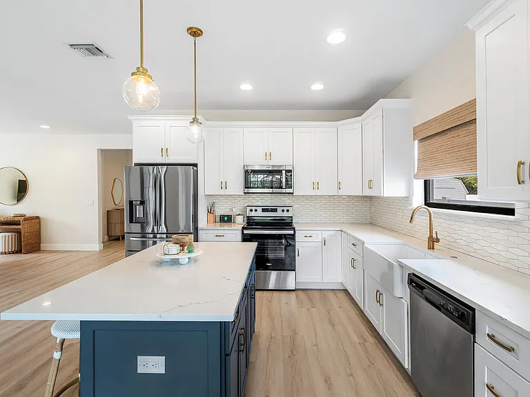 7606 S Olive Ave — Photo 9