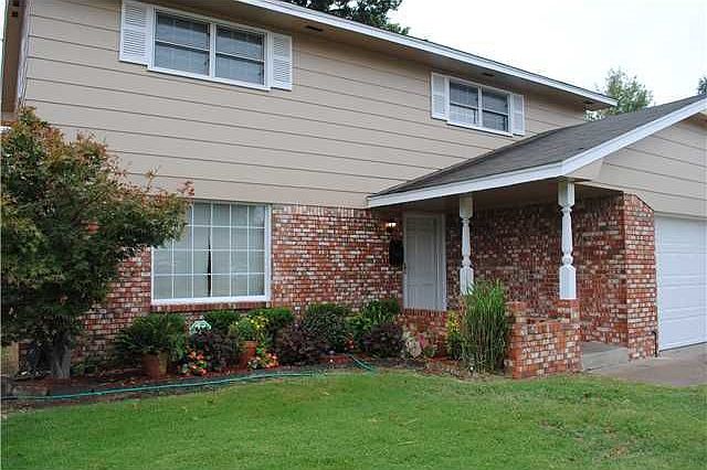 2nd image of 4712 Newport Dr