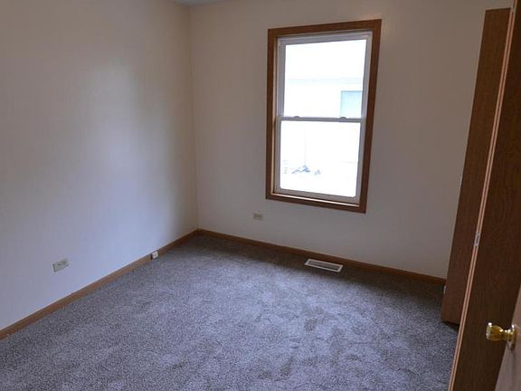 4th image of 216 Fairmont Ave