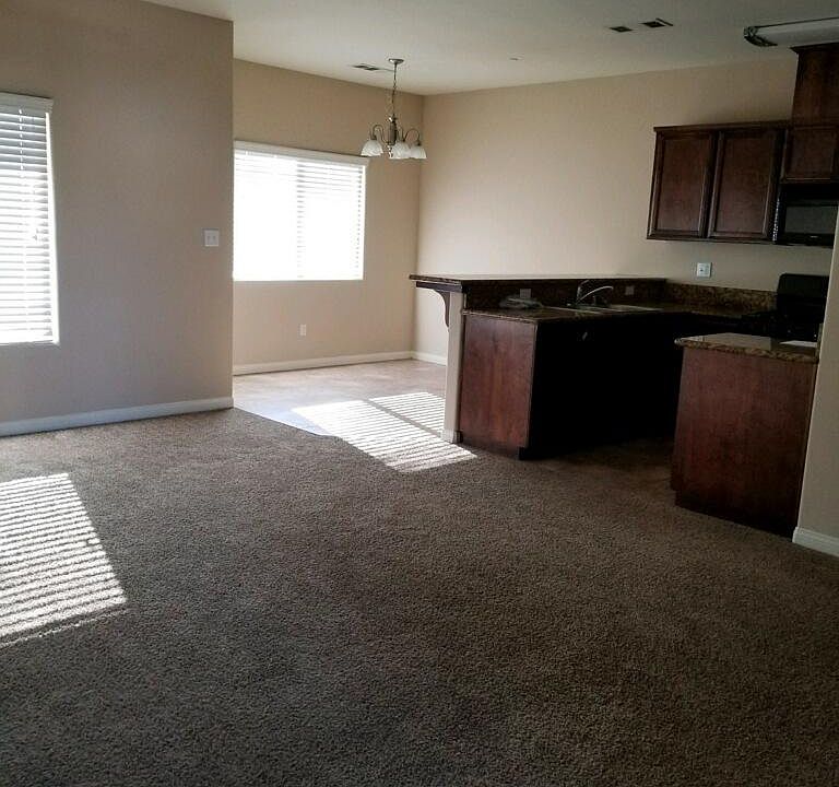 Greatroom, nook and kitchen