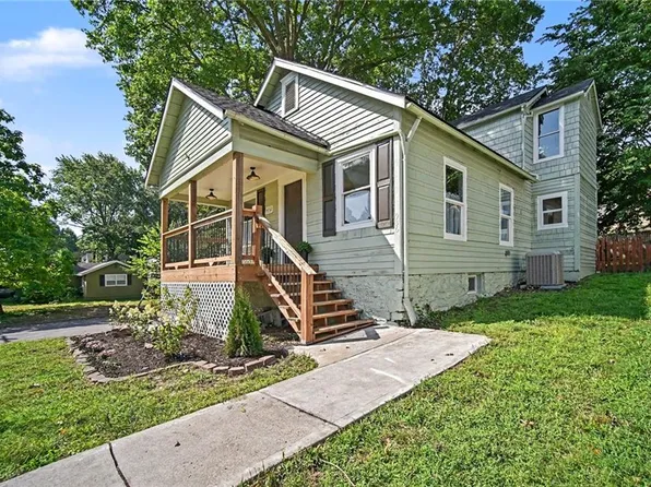 936 Columbia Ave, Leavenworth, KS 66048