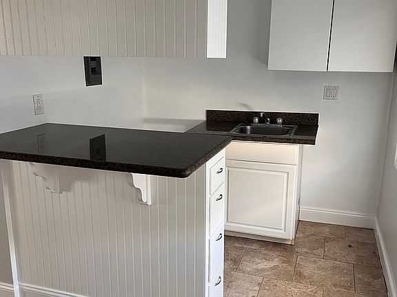 4th image of 40 Nieto Ave APT 15