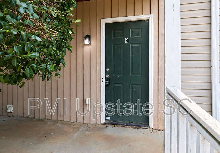 111 Charlestowne Way #B — Photo 3